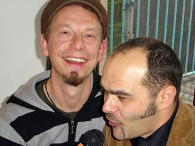 Michi Scheed und Gerald Hirsch (Espresso-Schrammeln) und Gerhard Blaboll beim Radiointerview
